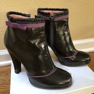 Marc Jacobs  Booties US 8 ( EU 39) - Grey Patent Leather